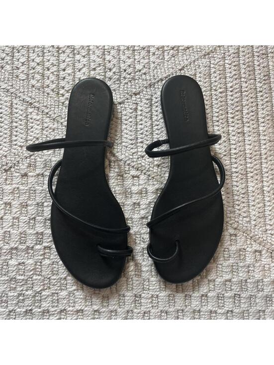 Reformation Shoes - Reformation Ludo Toe Ring Strappy Flat Sandal
